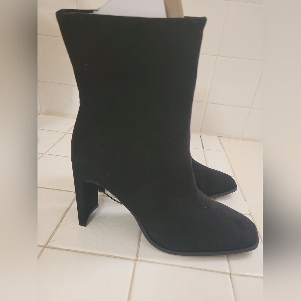 Worthington Black calf boots, never been worn